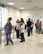 Fotorelacja z wernisażu wystawy prac nagrodzonych w III edycji Wojewódzkiego Konkursu Plastycznego z cyklu „Polska literatura dziecięca i młodzieżowa w ilustracji” pn. „Czytając Mickiewicza”