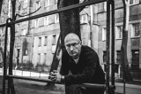 „Autor wieczorową porą” - spotkanie online z Robertem Małeckim