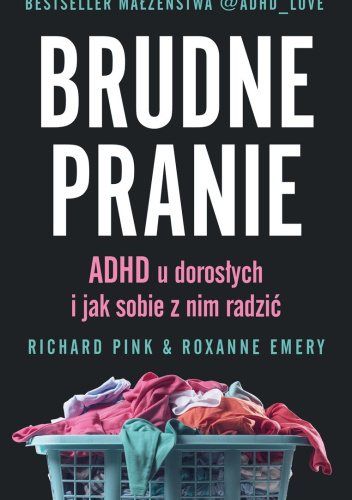 Na okładce: Na zdjęciu ubrania w koszu na pranie