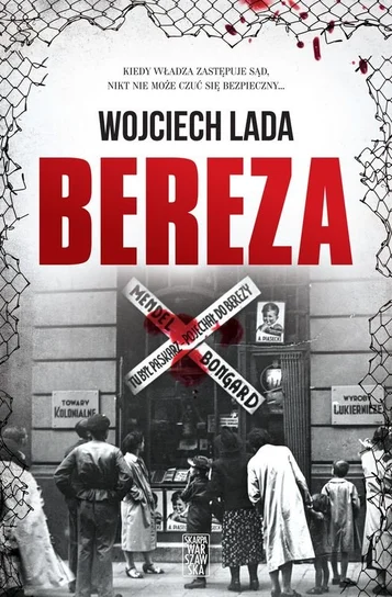 Na okładce: Czarno-białe zdjęcie ludzi stojących przed wejściem do budynku