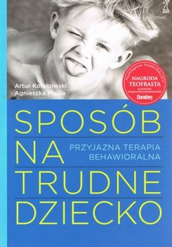 Okładka książki: Zdjęcie chłopca pokazujacego język
